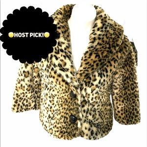 🤩 HP- Faux fur cheetah jacket 🤩